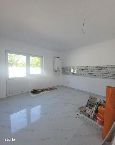 Casă cu 4 camere în Vârteju