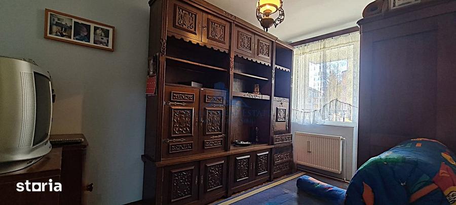 Apartament cu 3 camere decomandat, mobilat în Mihai Viteazul