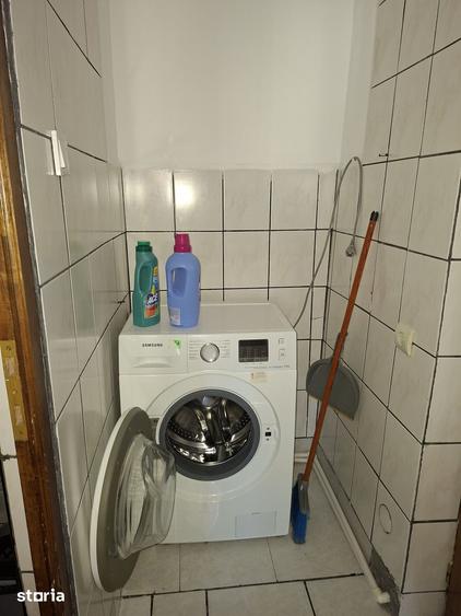 Apartament cu 2 camere decomandat în Craiovița Nouă