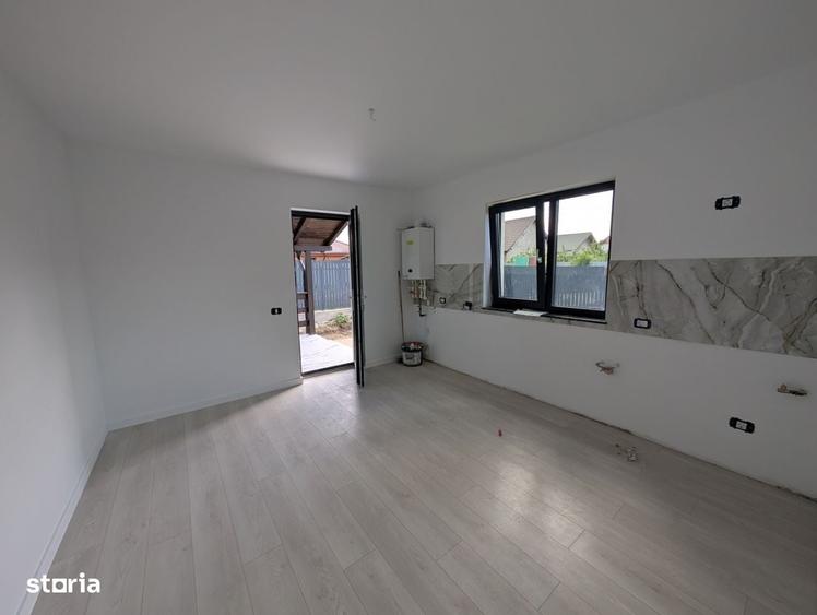 Casă cu 4 camere cu Teren 400 Mp în Central