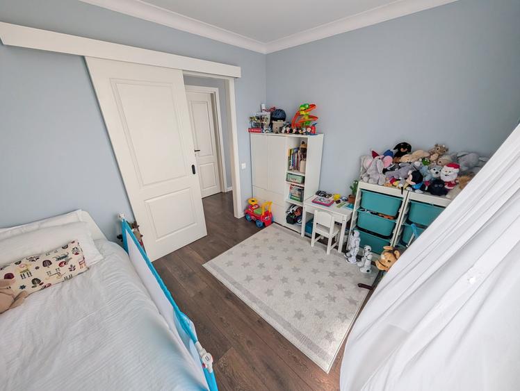 Apartament cu 3 camere, mobilat în Voluntari