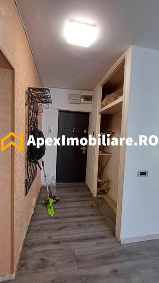 Apartament cu 3 camere decomandat, mobilat în Lacul Tei