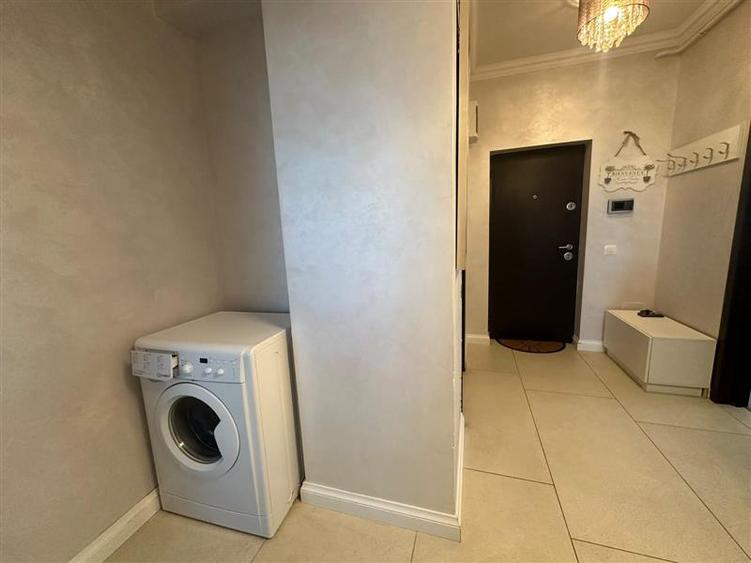 Apartament cu 3 camere decomandat, mobilat în Tătărași