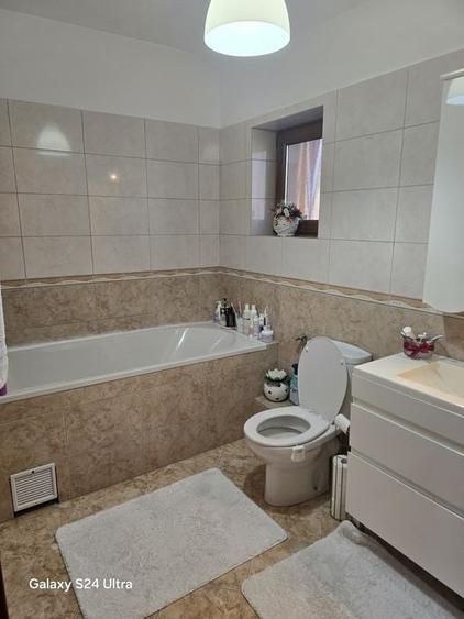 Duplex cu 4 camere cu Teren 196 Mp în Est