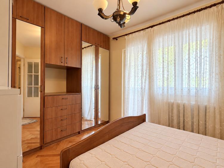 Apartament cu 3 camere decomandat în Complex Studențesc