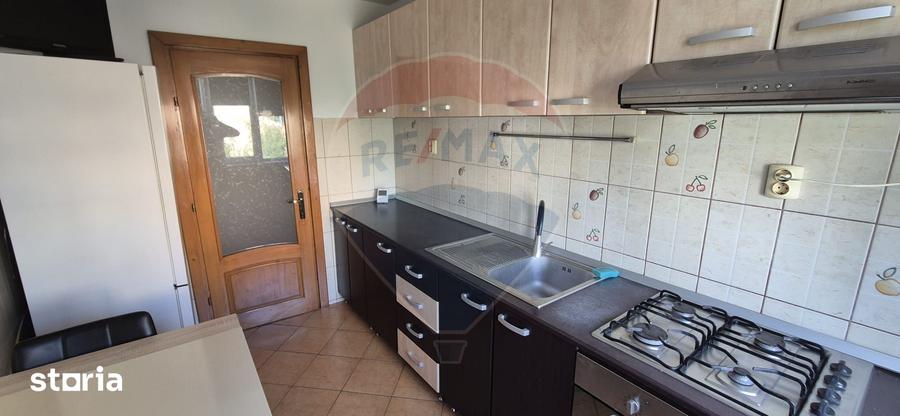 Apartament cu 2 camere decomandat, mobilat în Central