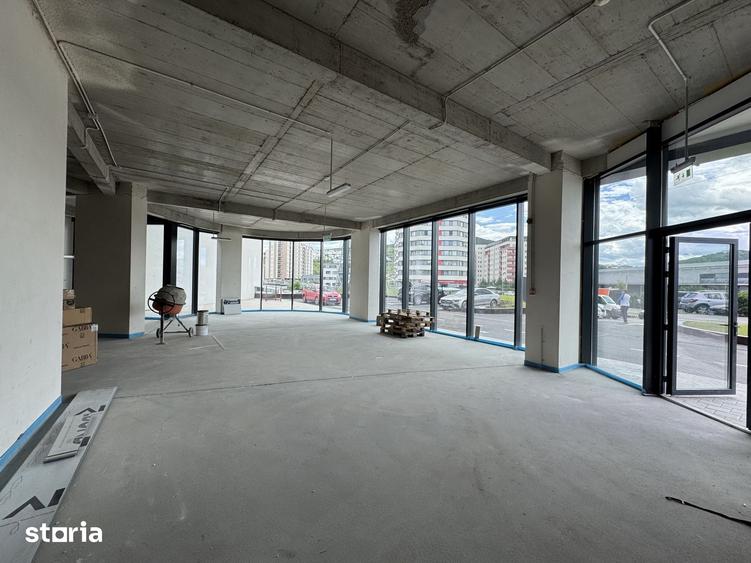 Spațiu comercial, de 273 mp, în Florești