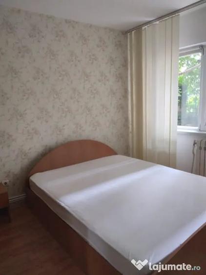 Apartament cu 2 camere semidecomandat în Piața Unirii