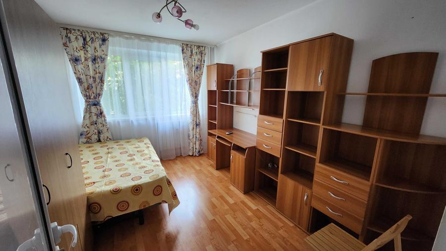 Apartament cu 3 camere decomandat în Dristor