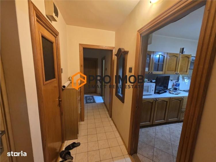 Apartament cu 3 camere decomandat în Central