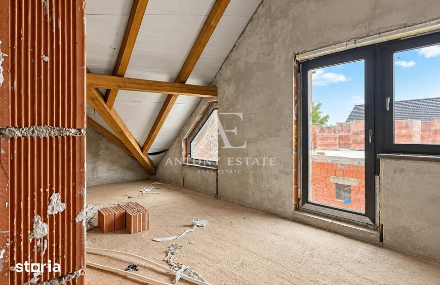 Casă cu 7 camere cu Teren 415 Mp în Sântandrei