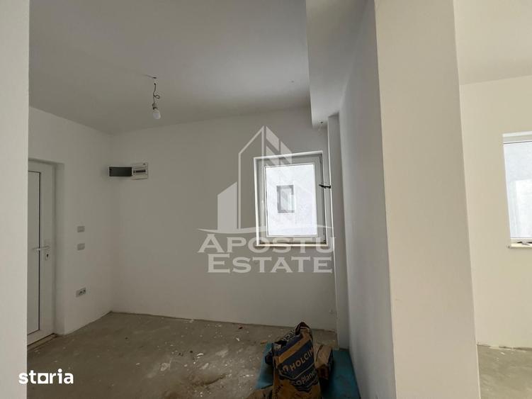 Casă cu 4 camere cu Teren 180 Mp în Ghiroda