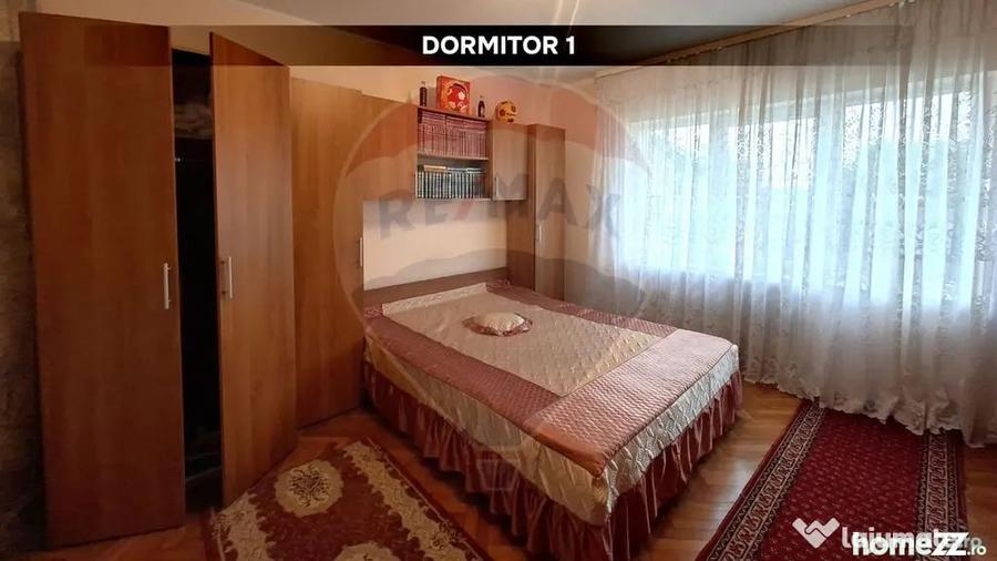 Casă cu 4 camere cu Teren 1295 Mp în Central
