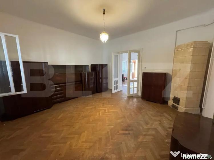 Casă cu 6 camere cu Teren 700 Mp în 700