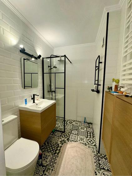 Apartament cu 3 camere semidecomandat în Liviu Rebreanu