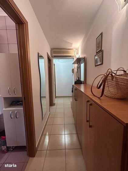 Apartament cu 3 camere semidecomandat în Boema