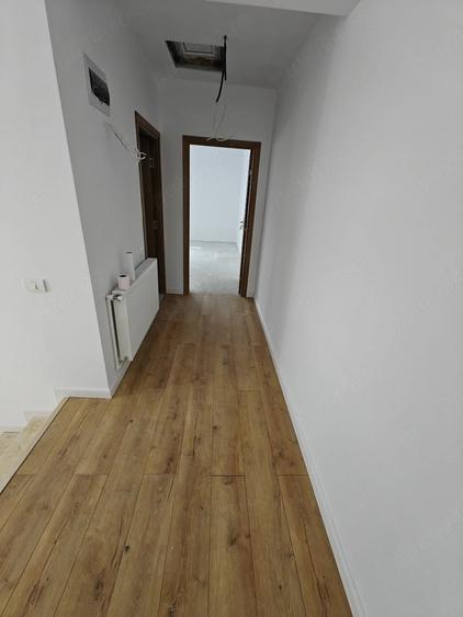 Casă cu Teren 200 Mp în Peninsula