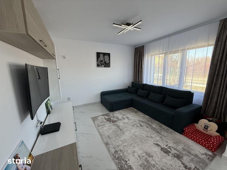 Casă cu 4 camere cu Teren 448 Mp în Bănești