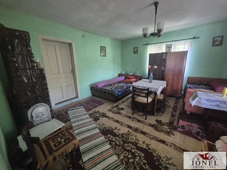 Casă cu 2 camere cu Teren 2651 Mp în Central