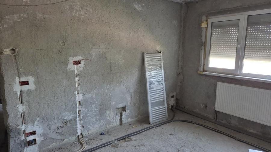 Apartament cu 2 camere nedecomandat în Est