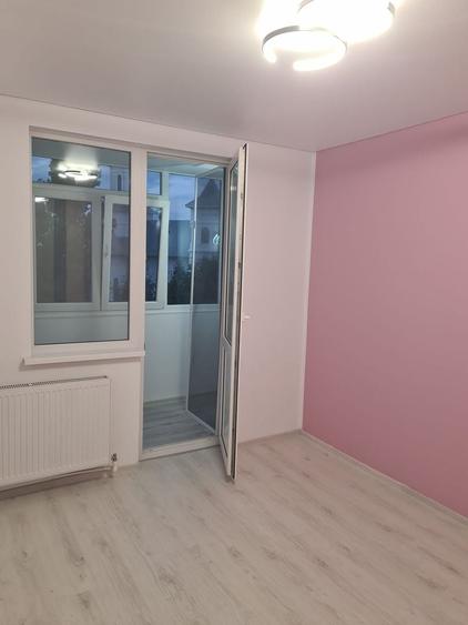Apartament cu 3 camere semidecomandat în Micro 19