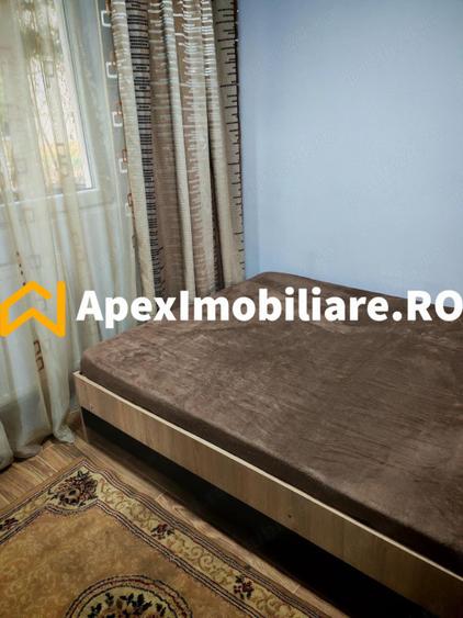 Apartament cu 3 camere decomandat în Tei