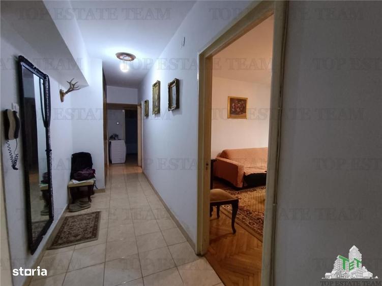 Apartament cu 3 camere decomandat în 1 Mai