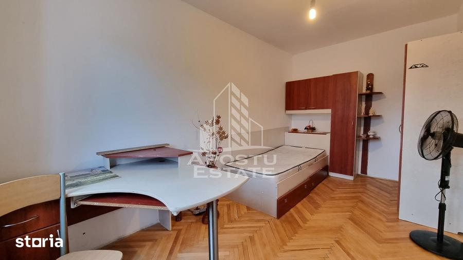 Apartament cu 3 camere semidecomandat în Circumvalațiunii