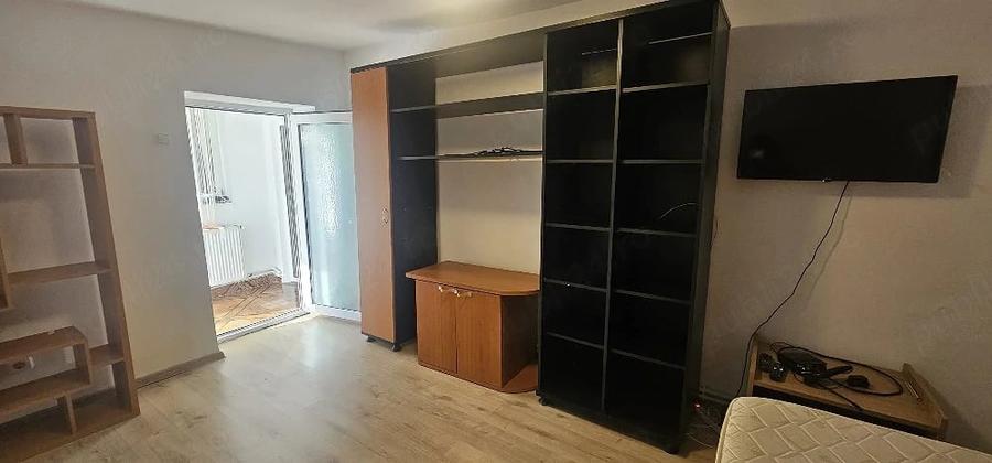 Casă cu 2 camere cu Teren 250 Mp în Central