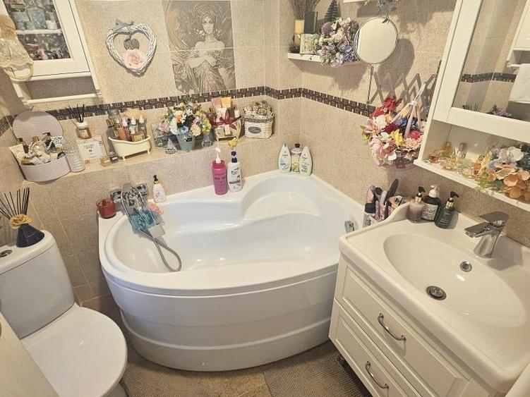 Apartament cu 3 camere decomandat, mobilat în Chitila