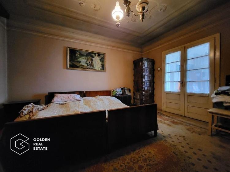 Casă individuală cu 5 camere cu Canalizare în Central