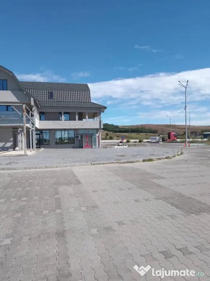 Spațiu comercial, de 240 mp, în Brădești