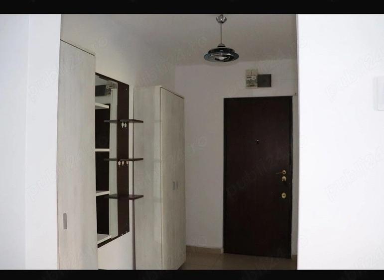 Apartament cu 3 camere semidecomandat, mobilat în Drumul Taberei