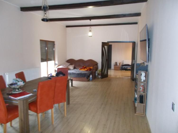 Casă individuală cu 5 camere cu Teren 780 Mp în Peciu Nou