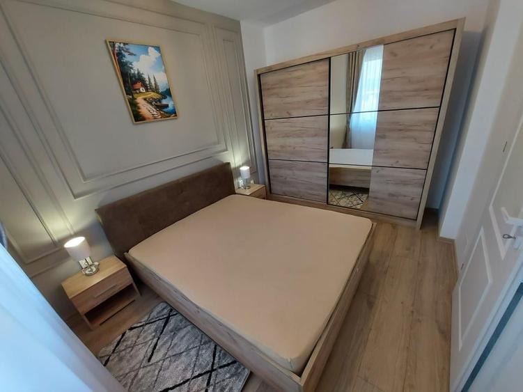 Apartament cu 3 camere semidecomandat, mobilat în Florești