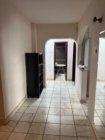 Apartament cu 3 camere decomandat, mobilat în Nerva Traian