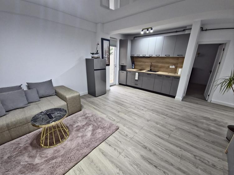 Apartament cu 2 camere semidecomandat, mobilat în Exterior Nord