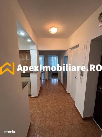 Apartament cu 3 camere decomandat în Obor