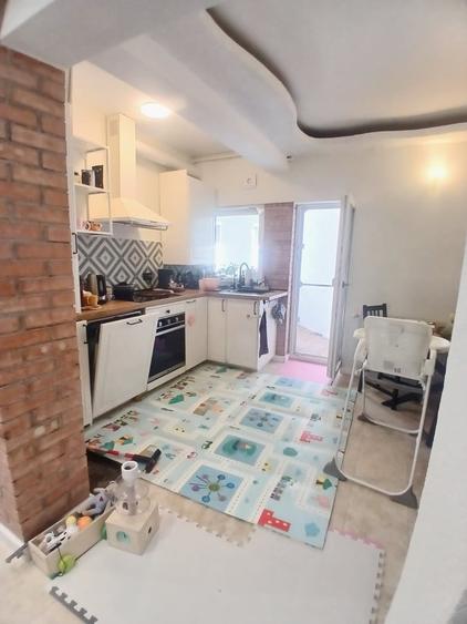 Apartament cu 3 camere decomandat în Eroii Revoluției