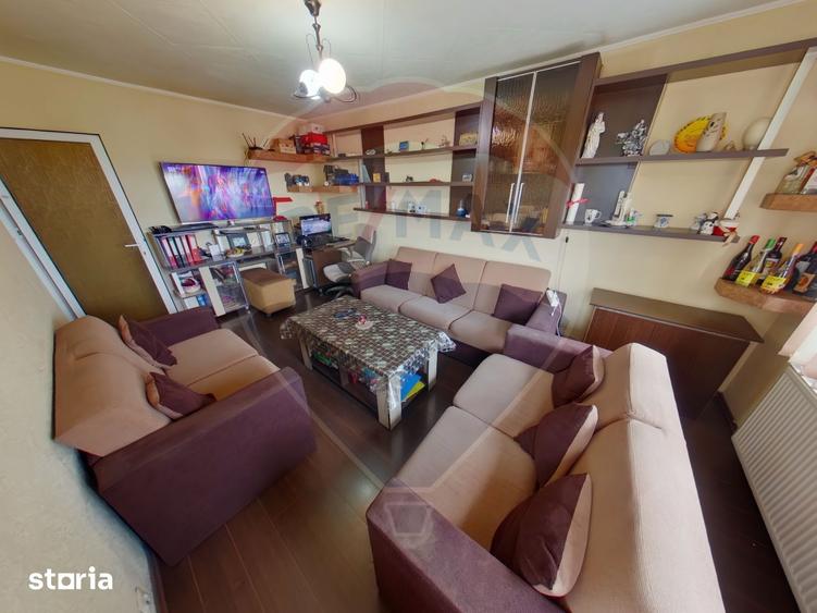 Apartament cu 3 camere decomandat, mobilat în Central