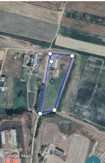 Casă cu 8 camere cu Teren 180000 Mp în Pietroiu