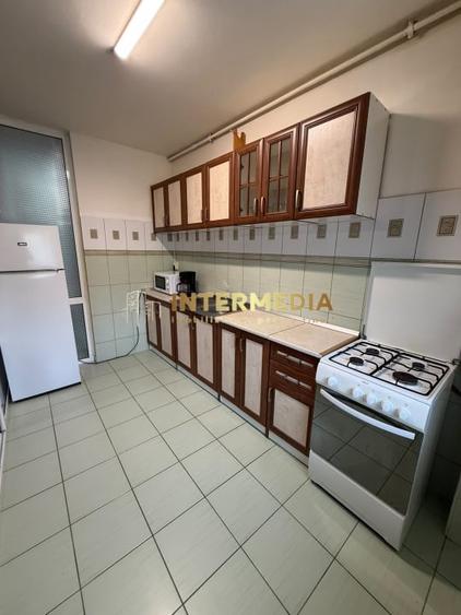 Apartament cu 2 camere decomandat, mobilat în Central