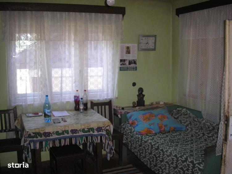 Casă cu 4 camere în Asuaju de Sus