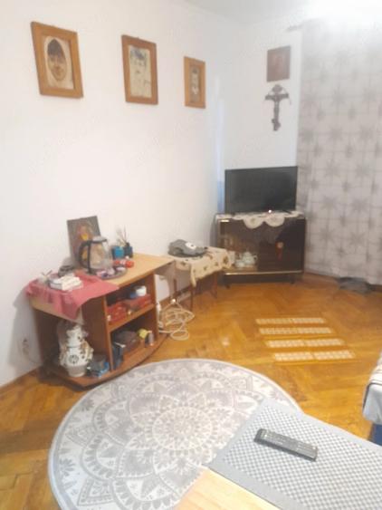 Garsonieră decomandată în Sud