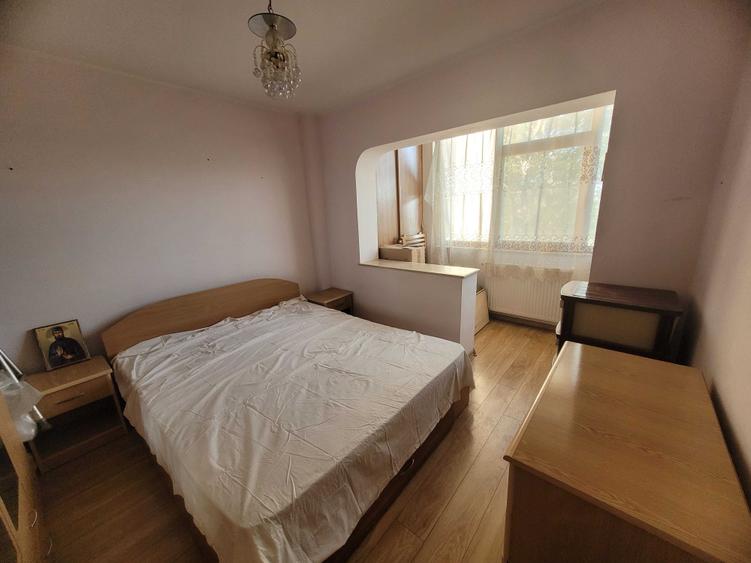 Apartament cu 2 camere decomandat în Micro 20