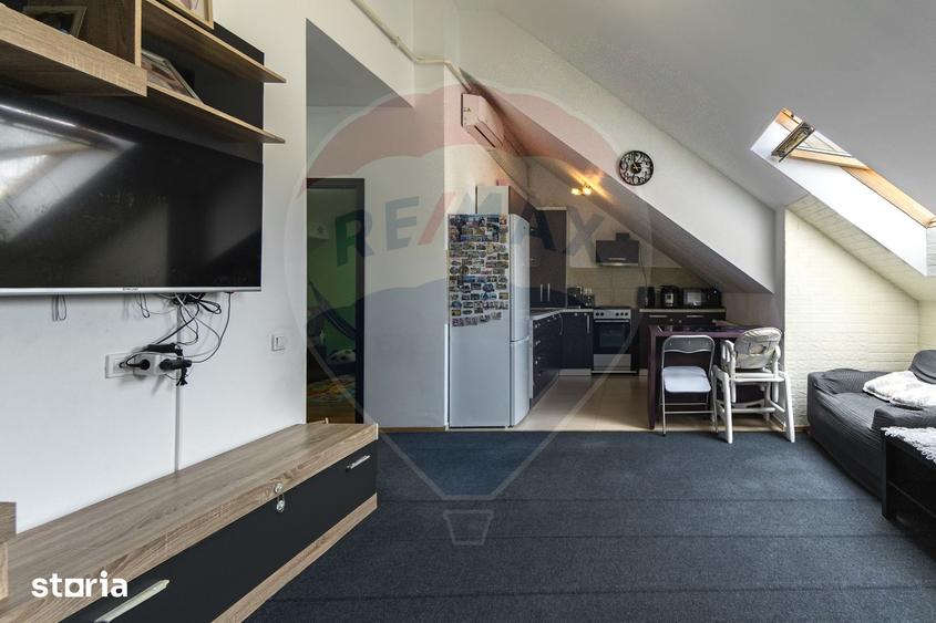 Apartament cu 3 camere decomandat, mobilat în Sânpetru