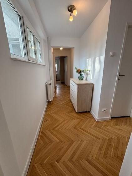 Apartament cu 2 camere decomandat, mobilat în Arcul de Triumf