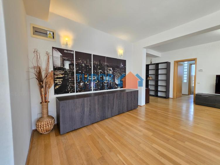 Apartament cu 4 camere în Herăstrău