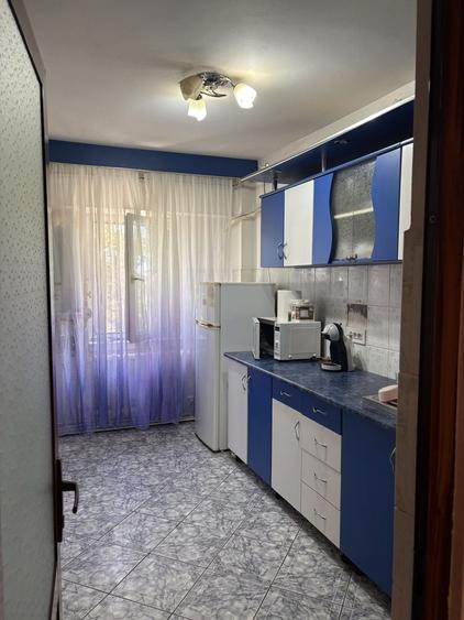 Apartament cu 4 camere decomandat în Central