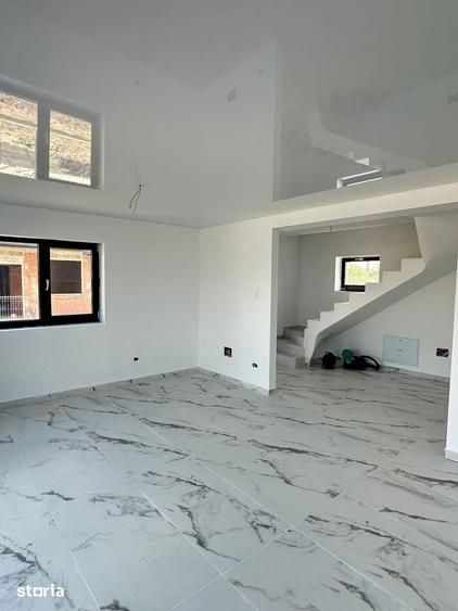 Casă cu 3 camere cu Teren 220 Mp în Central